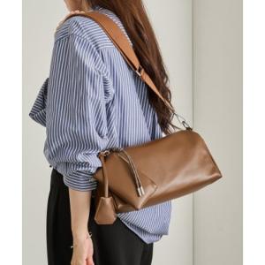 カシュカシュ cache cache ポーチチャーム付横長ショルダー （ブラウン）