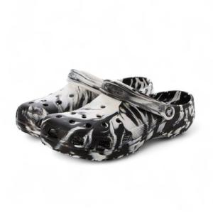 crocs（クロックス） crocs CLASSIC LINED REALTREE EDGE CLOG CHOCO