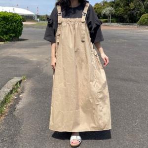 シーアールビー CRB ナイロン風カーゴジャンパースカート （ベージュ）