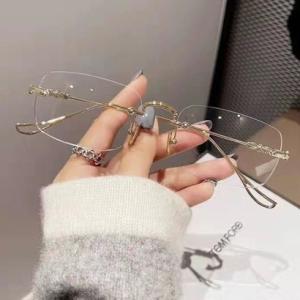 ダイヤモンドハーツ Diamond Hearts 【訳あり新品】スクエアレンズクリアメガネ （ゴールド）