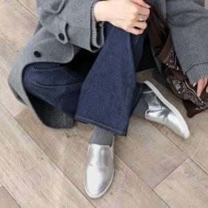 フィン Fin パンチングスリッポン【低反発スポンジ入り】 （シルバー）