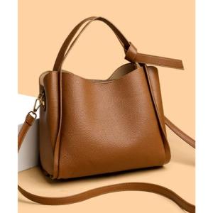 フロージュ florge 【仕切りポケット内蔵】2WAY レザータッチ台形ハンドバッグ/ショルダーバッグ （ブラウン）