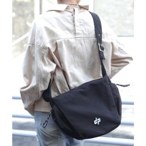 フロージュ florge 【A4収納可・撥水加工】ストリートカジュアルワンショルダーバッグ(2size L/M) （ブラック）