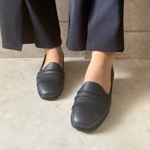 エレモーサ HERMOSA 【日本製】【ゆったり3E幅】【軽量】【柔らか本革】異素材コンビコンフォートパンプス（ブラック/メタリック）