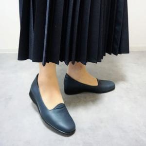 エレモーサ HERMOSA 【日本製/3E幅/軽量170ｇ/柔らか撥水加工本革】「ゆったり」 コンフォートパンプス （ネイビー）