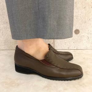 エレモーサ HERMOSA 【日本製/3E幅/軽量171ｇ/柔らか撥水加工本革】「ゆったり」 コンフ...