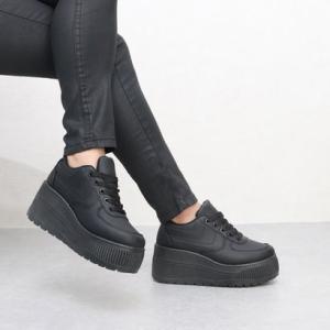 期間限定値さげ MIU MIU ブラック プラットフォームスニーカー 39 厚底 MIU MIU ブラック プラットフォームスニーカー 39 厚底 黒