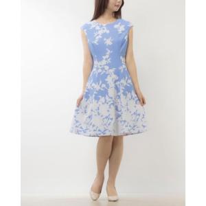 ロンドンタイムス LONDON TIMES ☆フラワーグラデーション柄ノースリーブxフレアスカートワンピース （スカイブルーxアイボリー）