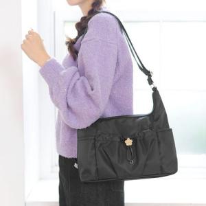 【極美品】マリークワントデイジーランダムキルト ショルダー MARY QUANT（マリークヮント） ショルダーバッグ バッグ マリー