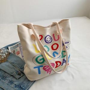 メゾンドラティール maison de LATIR 大容量カラフルポップなトートバッグ （エクリュ）