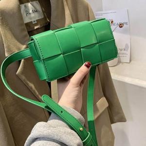 メゾンドラティール maison de LATIR 編み込みレザースクエアミニバッグ ミニショルダー（グリーン）