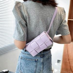 メゾンドラティール maison de LATIR 編み込みレザースクエアミニバッグ ミニショルダー（パープル）