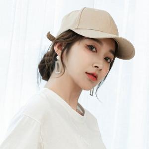 メゾンドラティール maison de LATIR 春のコーデにちょうどいい。選べるカラーの深めシンプルキャップ【UVカット＆サイズ調節OK】キャップ