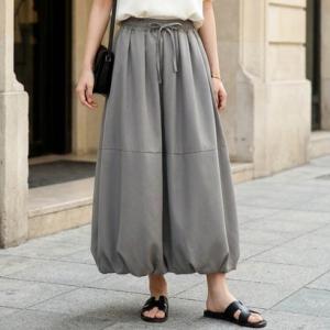 メゾンドラティール maison de LATIR 夏に向けて着痩せ見えが叶う大人可愛い上品夏服。バルーンスカート （グレー）