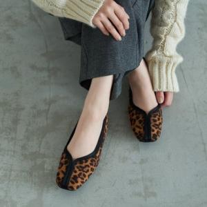 モード エ ジャコモ カリーノ MODE ET JACOMO carino スクエアトゥ切り替えデザインフラットパンプス （ベージュB）