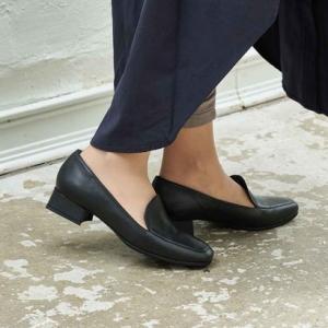 モード エ ジャコモ ディッシィ MODE ET JACOMO D'ICI チャンキーヒールローファーパンプス （ブラック）