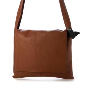 モードフルーレ MODE FOURRURE イタリアンカーフフラップショルダーバッグ （キャメル）