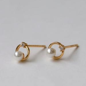 ノエルマーケット Noelmarket 普段にも特別にも 大人のための華奢パールピアス 金属アレルギー対応 （ゴールド）