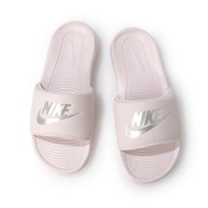 ナイキ NIKE レディース シャワーサンダル ナイキ ウィメンズ ビクトリー ワン スライド CN9677600 （ベアリーローズ/メタリックシルバ