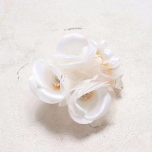 プレンドレ ラ ジョア prendre la joie 3輪ブーケ調コサージュ