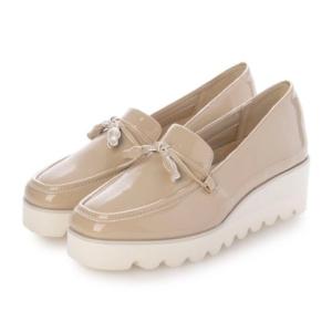 ラウンドアバウト Round About 厚底タッセルローファー （ベージュエナメル）