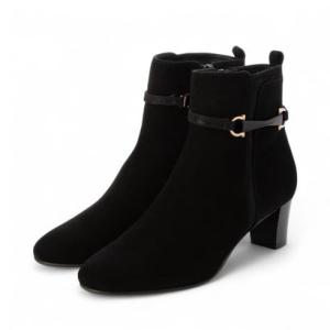 リズ ラフィーネ Riz raffinee 【2WAY】ビットデザインショートブーツ （ブラックスエード）