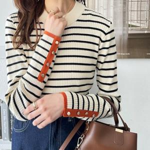 ジーラ GeeRA 袖口ボタン配色ハイネックリブニット （白系ボーダー）