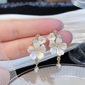 ショッピングゴー shoppinggo ピアス 揺れる 花 ロングピアス デザイン サークル アクセサリー レディース ファッション 可愛い 女性 雑