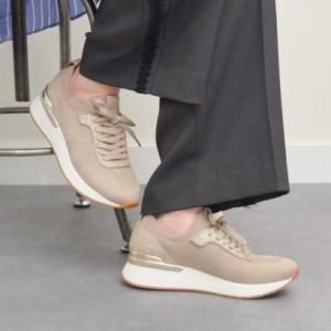 タマリス Tamaris 4cmヒールニットスニーカー （ベージュ雑材）