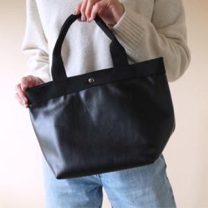 トミエコ Tomieco 人気のトートバッグにNEWカラー オンでもオフでも使えるから嬉しい （BLACKスムース）