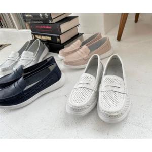 トミエコ Tomieco 本革 パンチングローファー 今シーズンのお勧めアイテムです （WHITE）