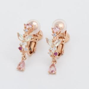 スリーフォータイム Three Four Time 蝶々ビジュイヤリング （ピンク）