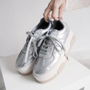 ヴィヴィアン VIVIAN 厚底Tトゥデザインコンビカラーレースアップスニーカー （シルバー）