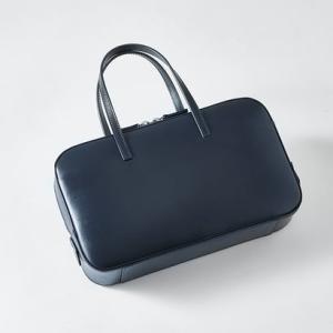 ヴィリーナ VIRINA 【TBSドラマ「フェイクマミー」着用】【ヤーキ】VIRINA別注/ スクエアハンドバッグ （ダークネイビー）