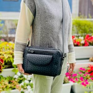 ホワイ Why トレイル ショルダーバッグ （ブラック）