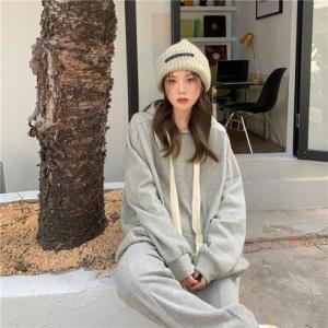 ゾエ ジェンコ Zoe Jenko エンボス加工ロゴフード付トップス 9726