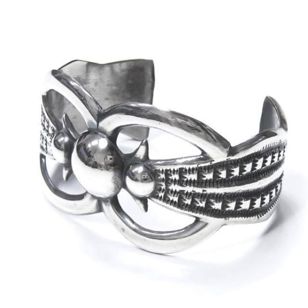 Wilson Begay ウィルソンビゲイ インディアンジュエリー ナバホ族 シルバーバングル シル...