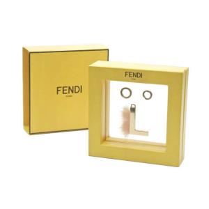 新品 FENDI フェンディ イタリア製 ABCLICK L オレンジファー付きペンダント 7ARL...