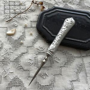 裁縫道具入れ ブリキ製 ポルトボヌール すずらん角缶 日本製 裁縫箱