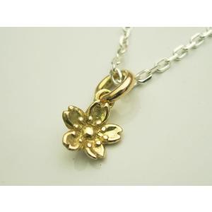 シルバーアクセサリー ラブクラフト】18金製の蓮の花ペンダント