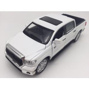 ミニカー　白 1/32 トヨタ タンドラ クルーマックス XK50型 第2世代 ヘッドライト＆テール...