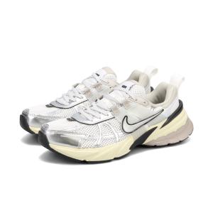 Nike スニーカー ホワイトシルバー NIKE WMNS V2K RUN 25 Nike Wmns V2K Run “Summit White/Metallic Silver”が国内4月16