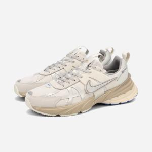 NIKE（ナイキ） スニーカー 「NIKE」HJ4497-300 V2K ラン メンズ