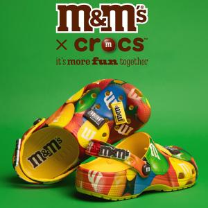クロックス エムアンドエムズ クロックス クラシック クロッグ サンフラワー マルチ crocs M&MS CROCS CLASSIC CLOG SUNFLOWER/MULTI