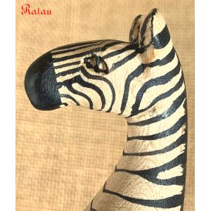 2006 置物 動物オブジェ お座りアニマル ガゼル 木彫り 手作り 天然木