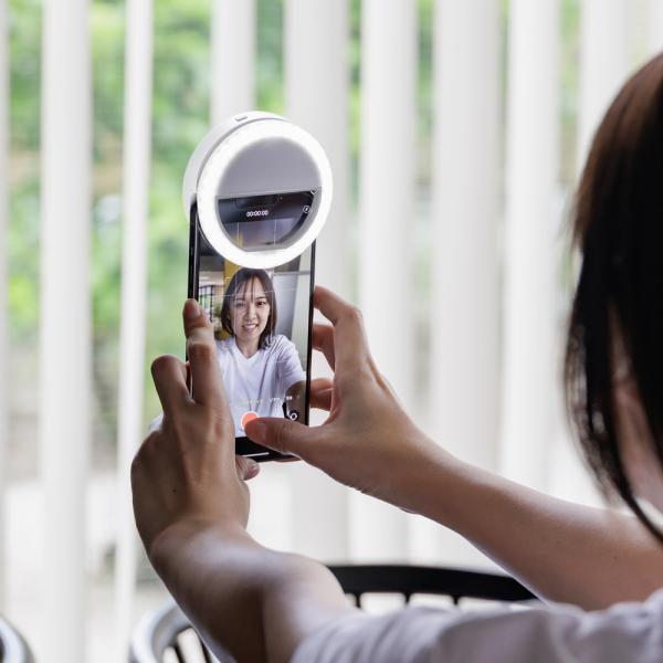 Newセルフライト　50個以上販売  撮影をよりきれいに。ライブ配信やリモート会議などで効果を発揮※...