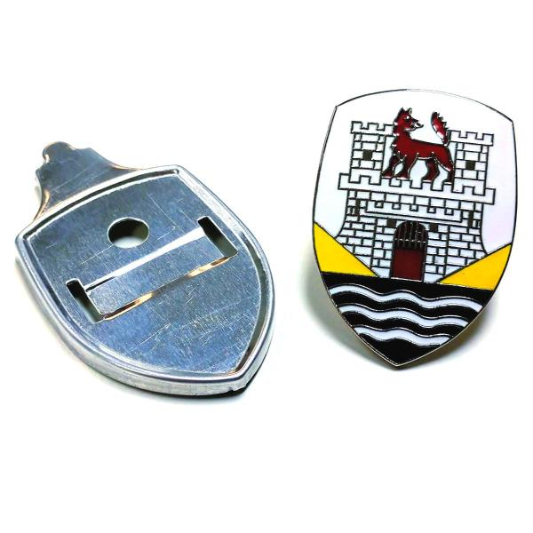 【並行輸入品】Pirate Mfg Wolfsburg Yellow Emblem Hood Bad...