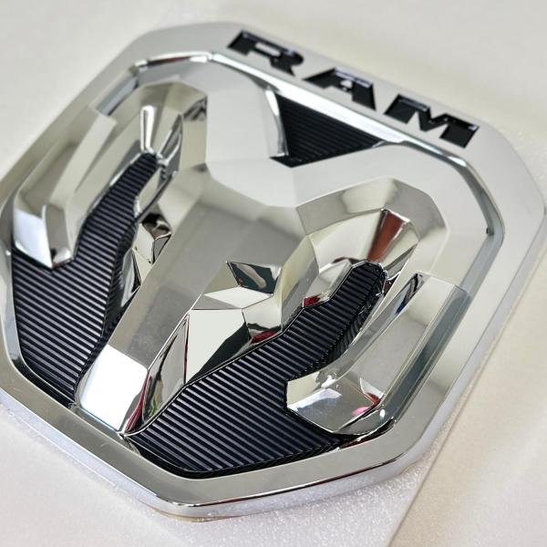 【並行輸入品】2019 23 RAM テールゲートエンブレム クローム 2019 23 RAM Ta...