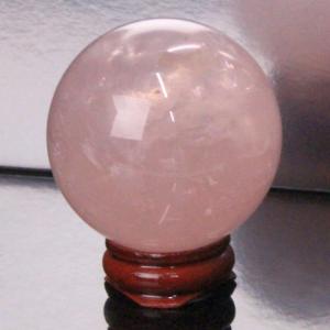 【一点物 50mm玉】 ローズクォーツ 丸玉 水晶玉 球体 丸玉 玉 球 原石 Ball 大玉 rose quartz 紅水晶 魔除け 置物 浄化用 お守り 天然石｜lulu-house