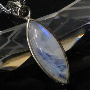   バースペンダントトップ　ムーンストーン　６月 楽天市場】ムーンストーン ネックレス ( 11月・6月誕生石